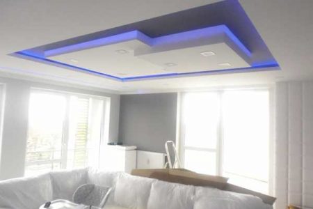 парящий потолок из гипсокартона с неоновой подсветкой