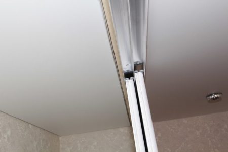 Мощность монтируемой двери шкафа-купе для натяжного потолка
