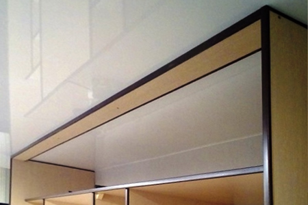 шкаф купе и натяжной потолок